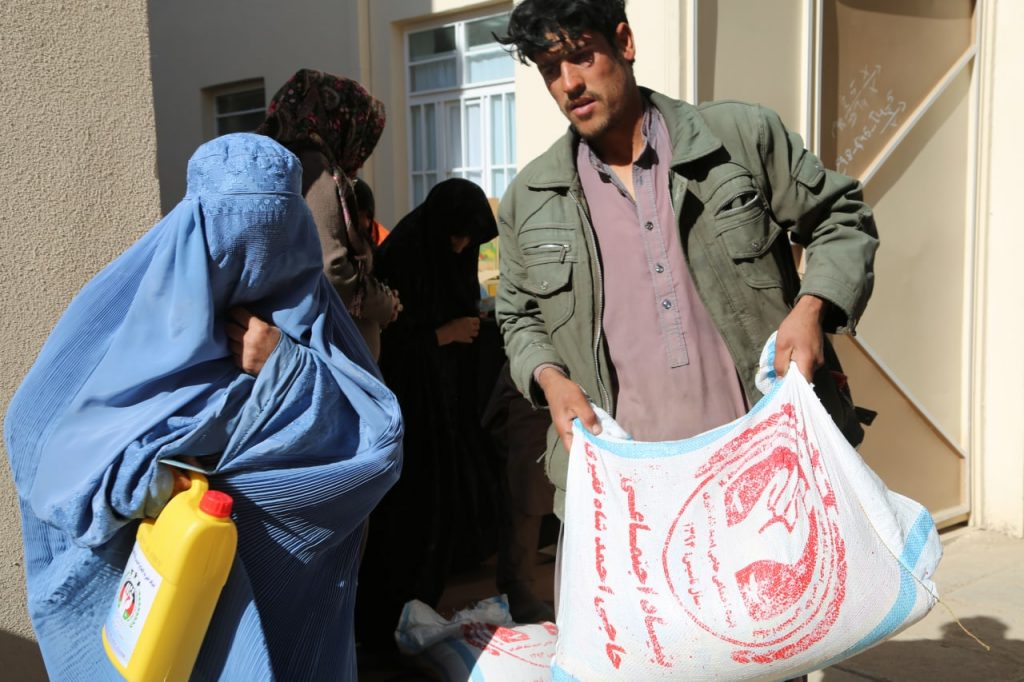 Distribution of winter food aid