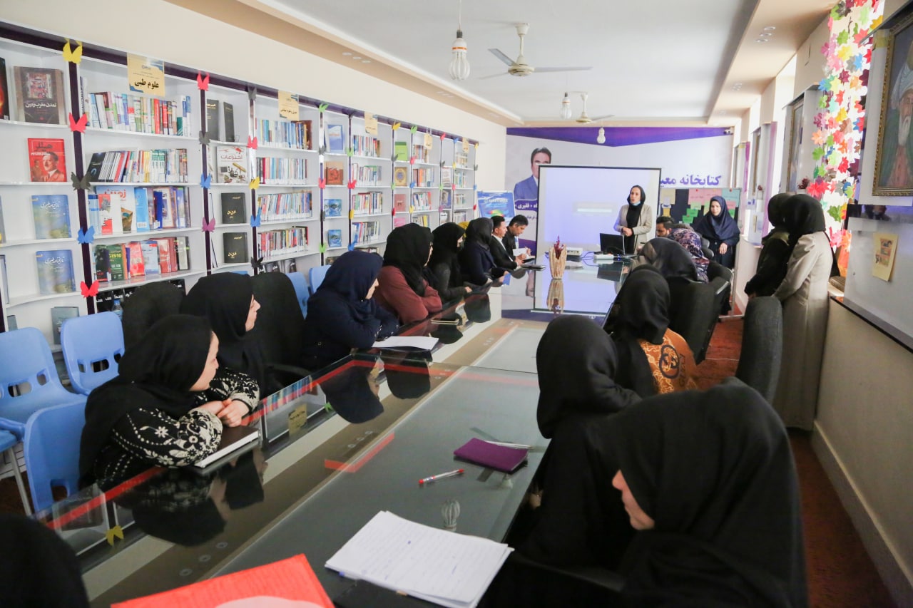 Holding seminars to improve the capacity for teachers of private educational institution (charity)